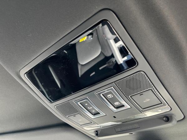 Land Rover Defender 110 Photo autoimg-ea3607beb77767c05882808b606a3b4795be1588.jpg