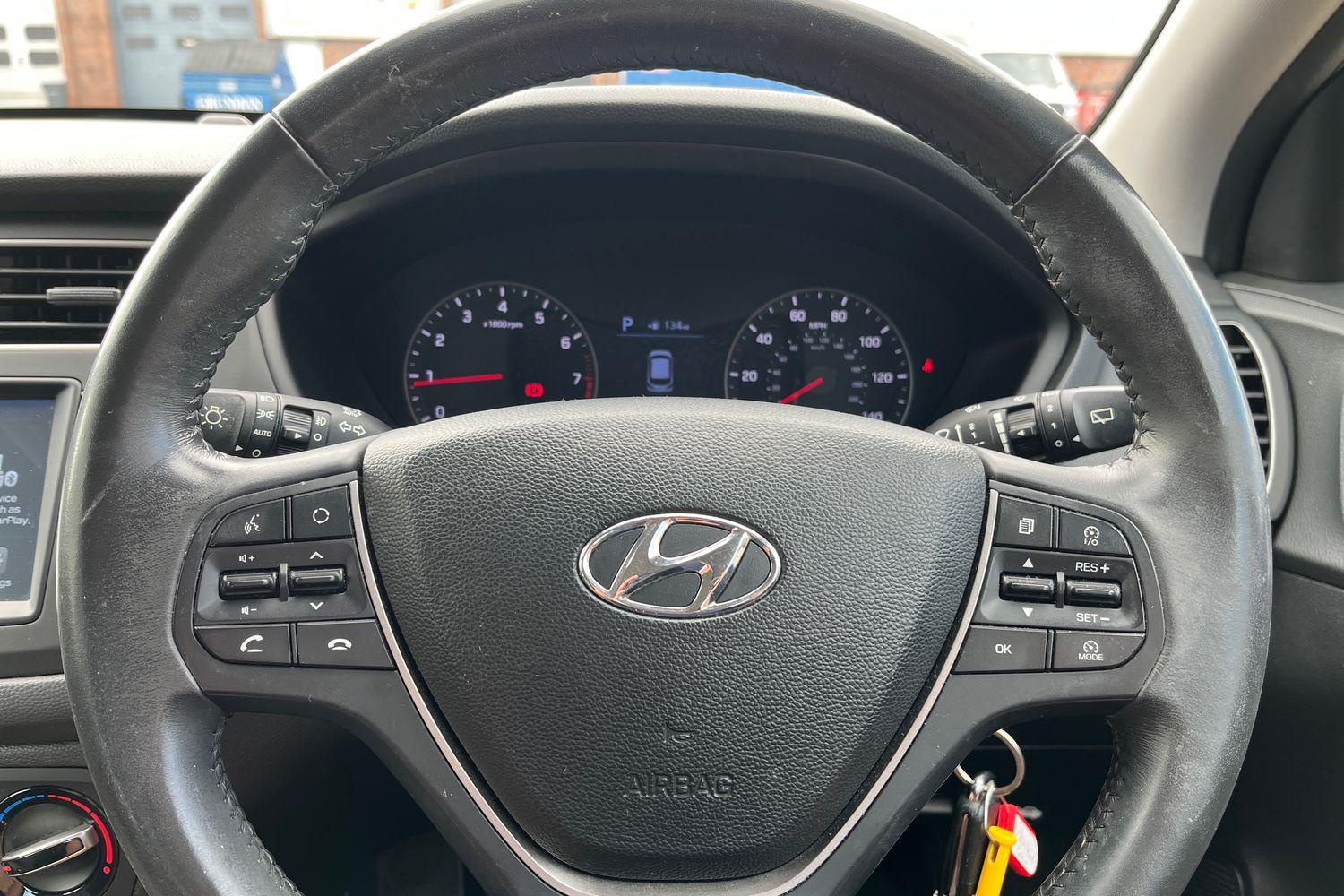 Hyundai i20 Photo 11