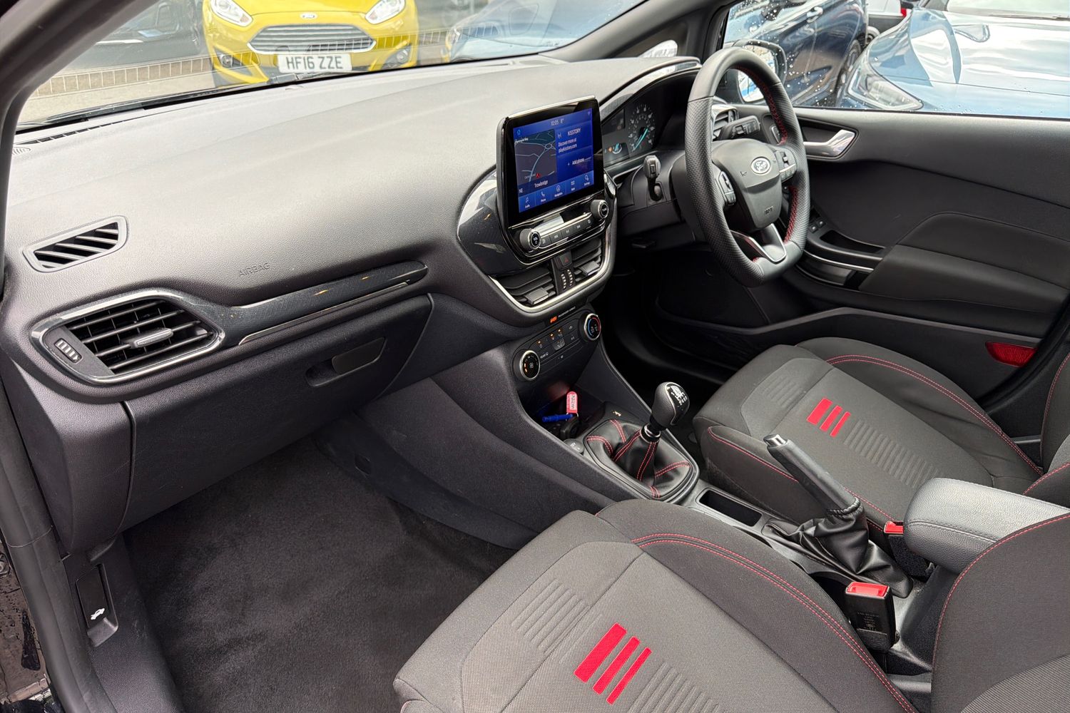 Ford FIESTA Photo 17