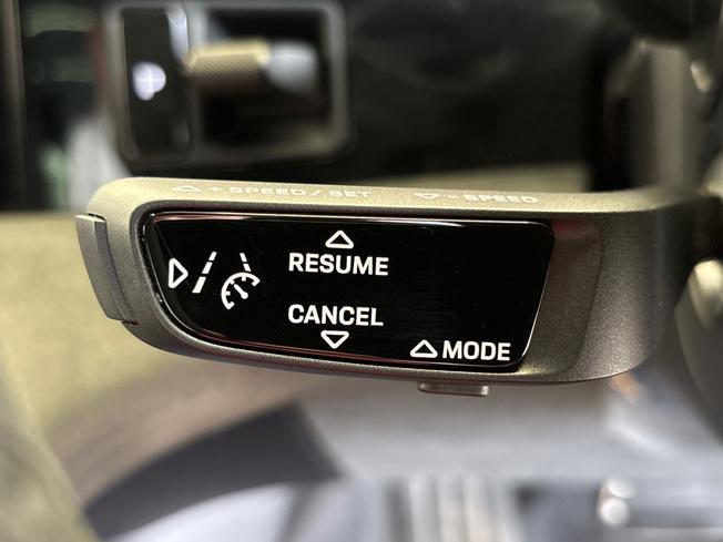 Porsche Taycan Photo 37