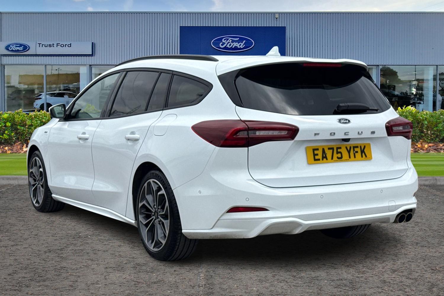 Ford FOCUS Photo 1