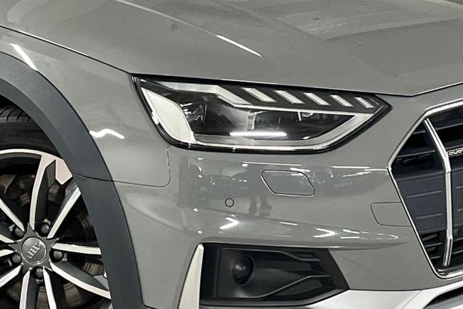 AUDI A4 Allroad Photo 19