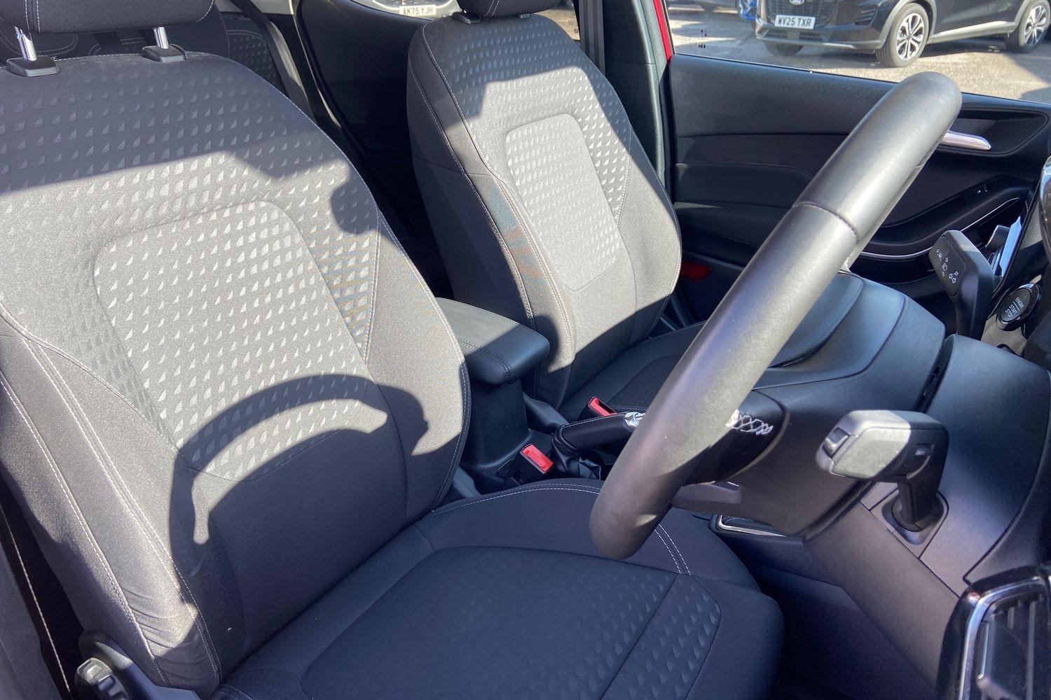 Ford Fiesta Photo 16