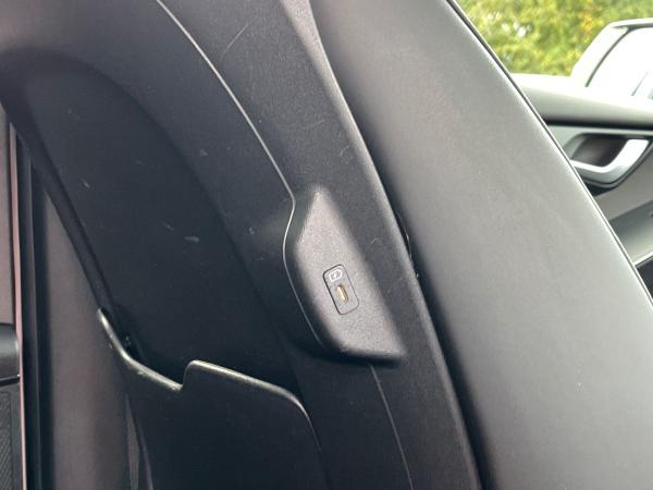 Kia Niro Photo autoimg-ea5182633fe1ab6fac52765b1102526e90ffae4d.jpg
