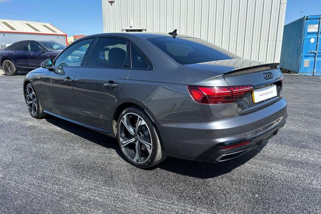 AUDI A4 Photo 23