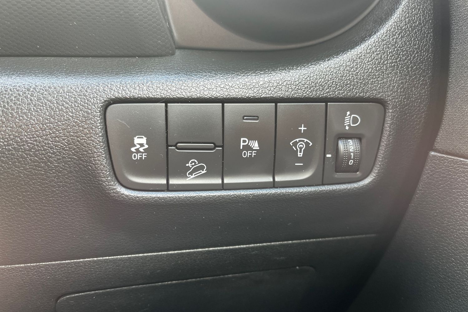 Hyundai KONA Photo 24