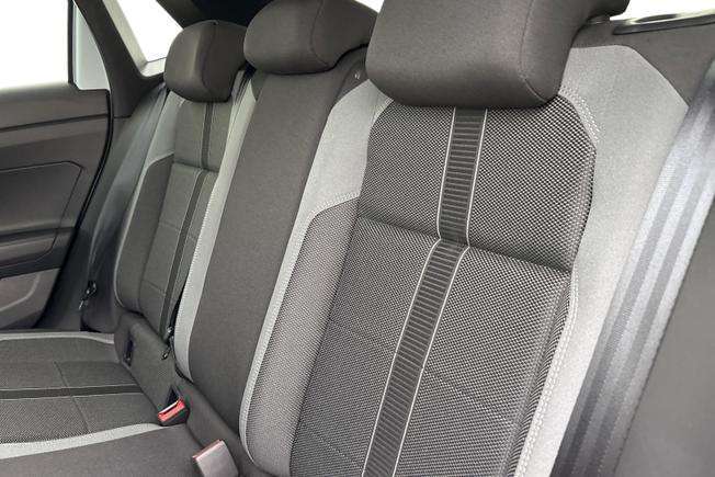 VOLKSWAGEN Polo Photo 9