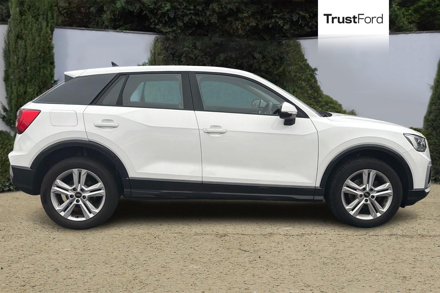 Audi Q2 Photo 2