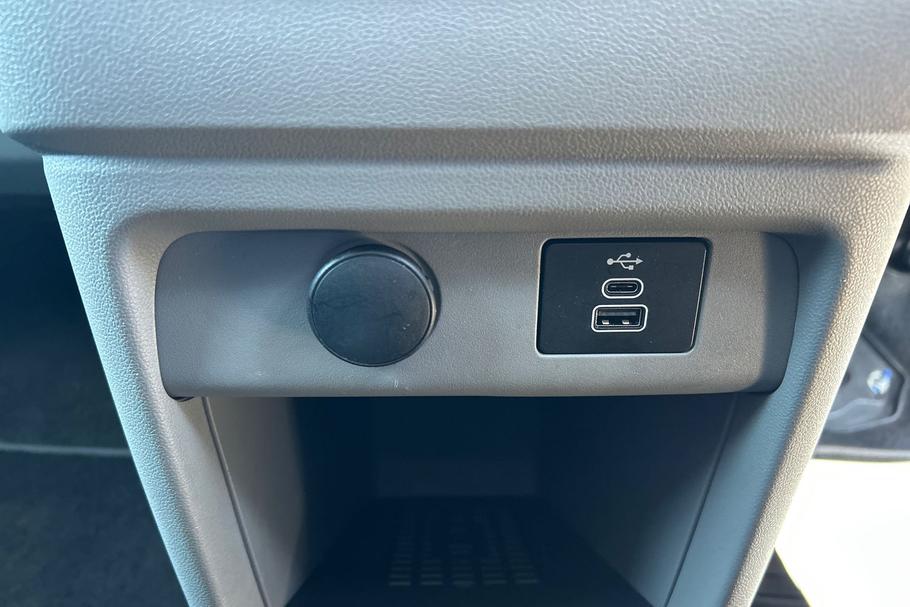 Used FORD TRANSIT CUSTOM SF75FMX 37