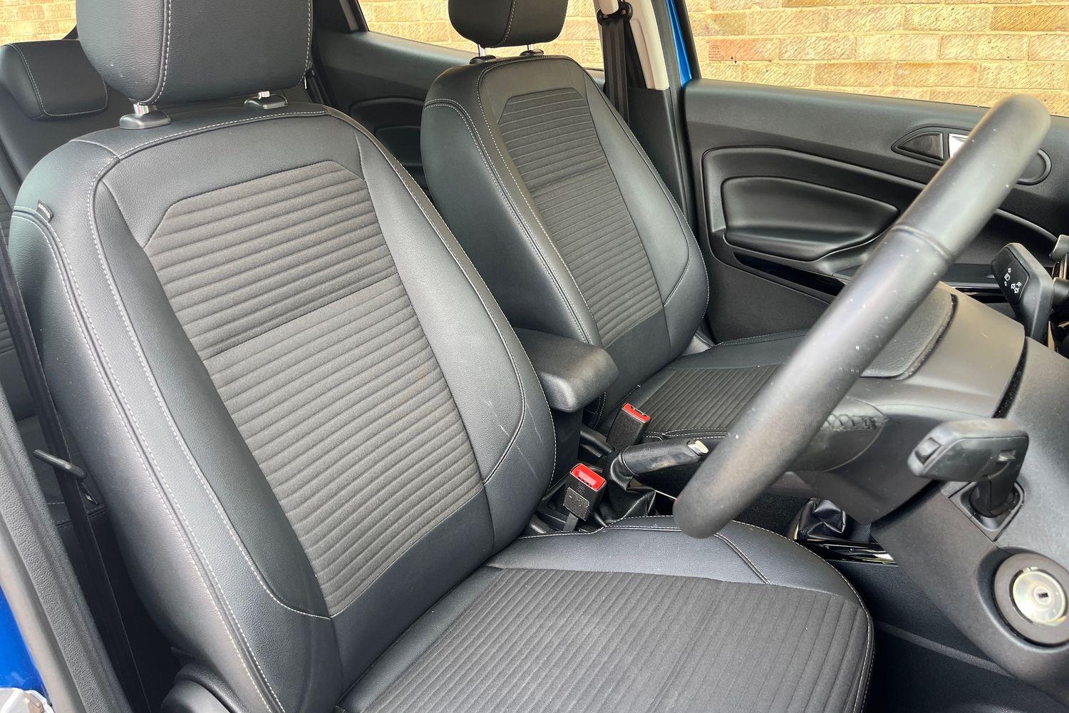 Ford EcoSport Photo 16