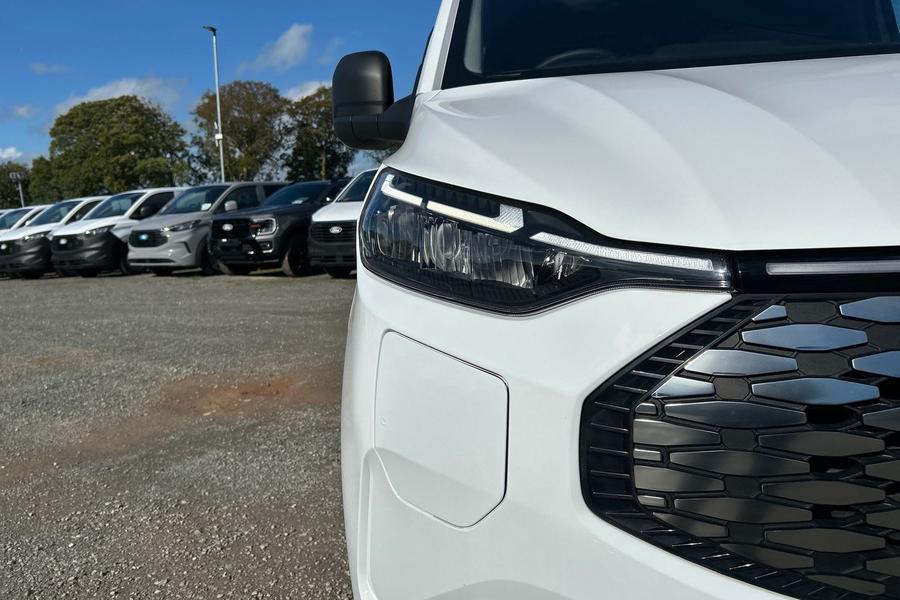 Ford E-TRANSIT CUSTOM Photo autoimg-ea6bf7ec57c56bea4b99a7a63708bd18aa750fa0.jpg