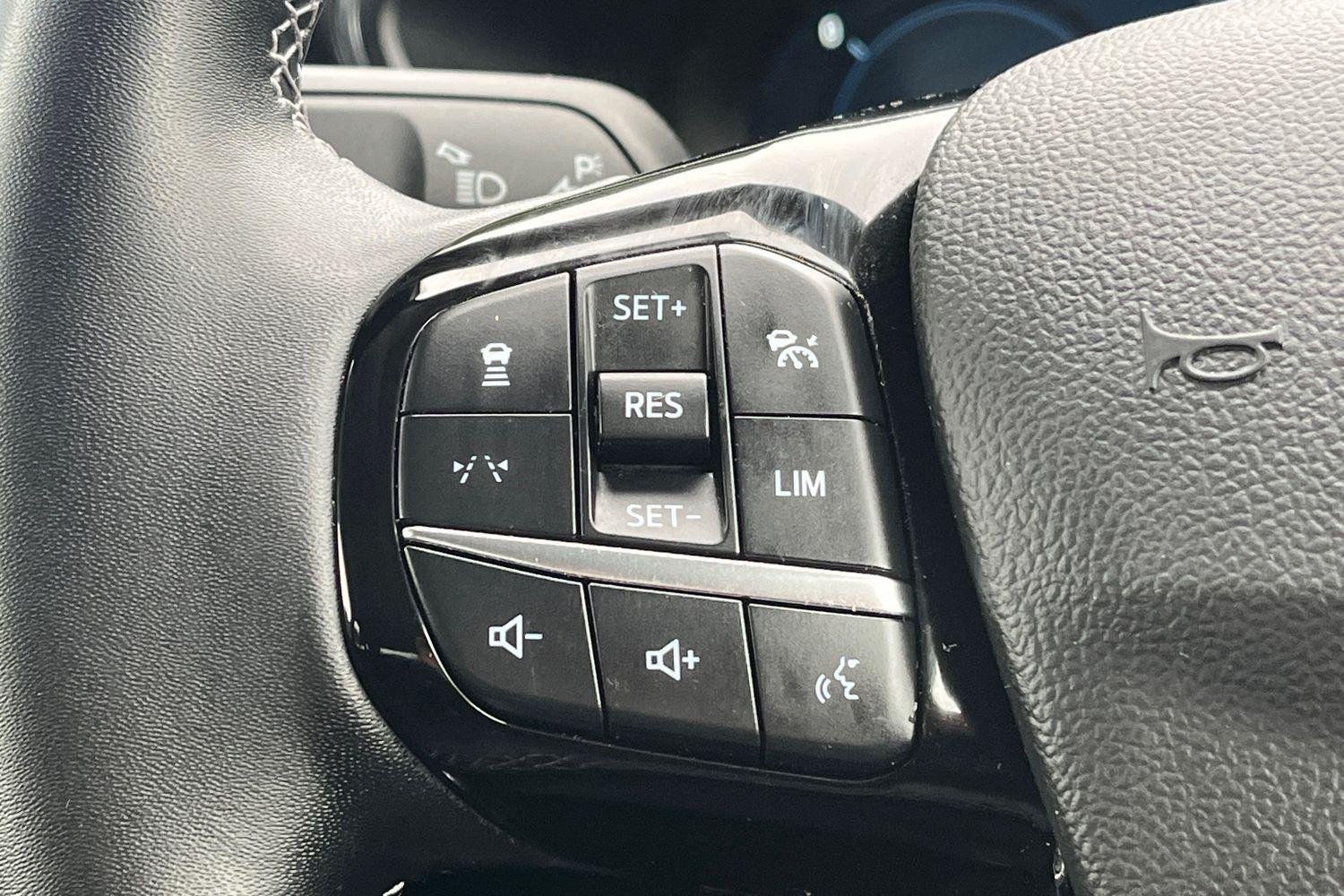 Ford KUGA Photo 31
