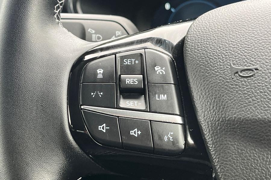 Ford KUGA Photo autoimg-ea6e7b137710fc75be8c175856a1c3669a7d3d38.jpg