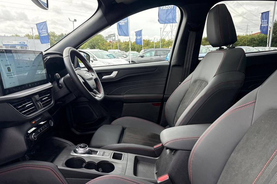 Ford KUGA Photo autoimg-ea7142f7212a471fb9a4af78bf2ed1f65f85d106.jpg