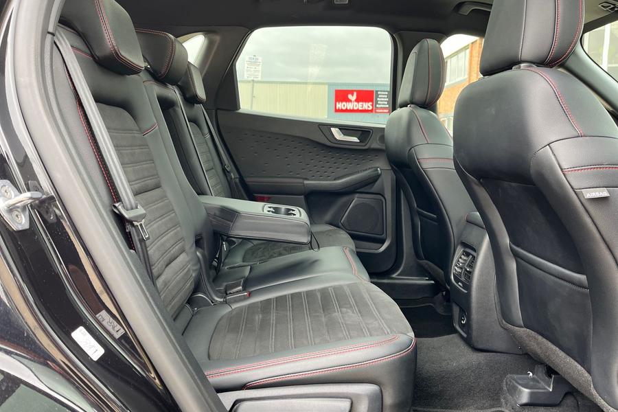 Ford Kuga Photo autoimg-ea720a1aa0174115db974991ba16940c439a8ffd.jpg