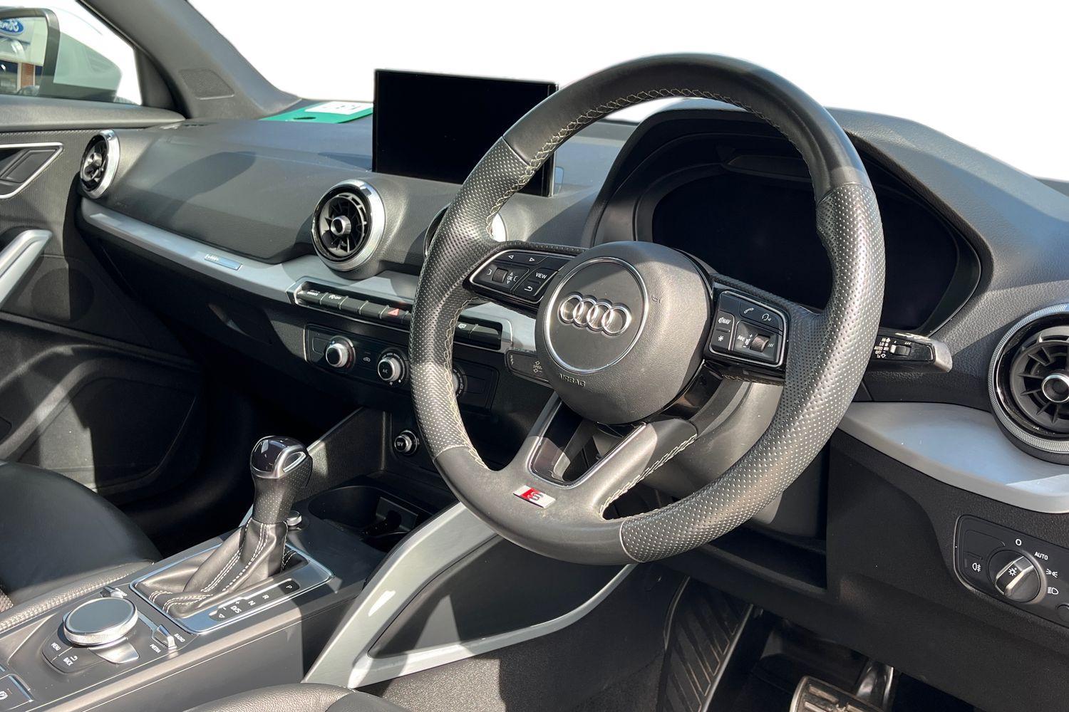 Audi Q2 Photo 8