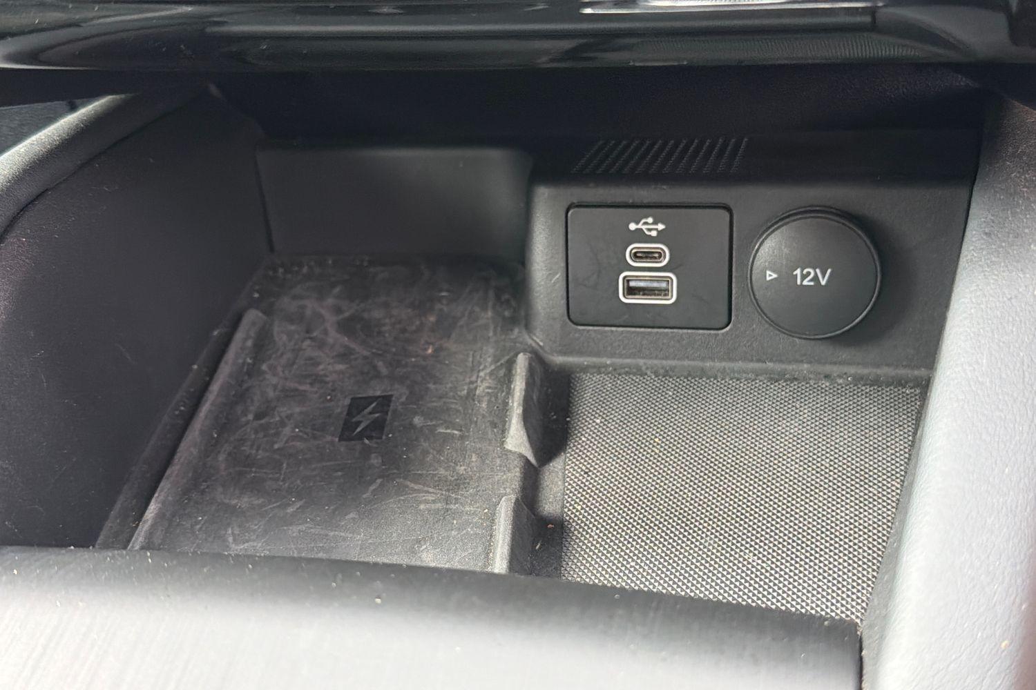 Ford KUGA Photo 36