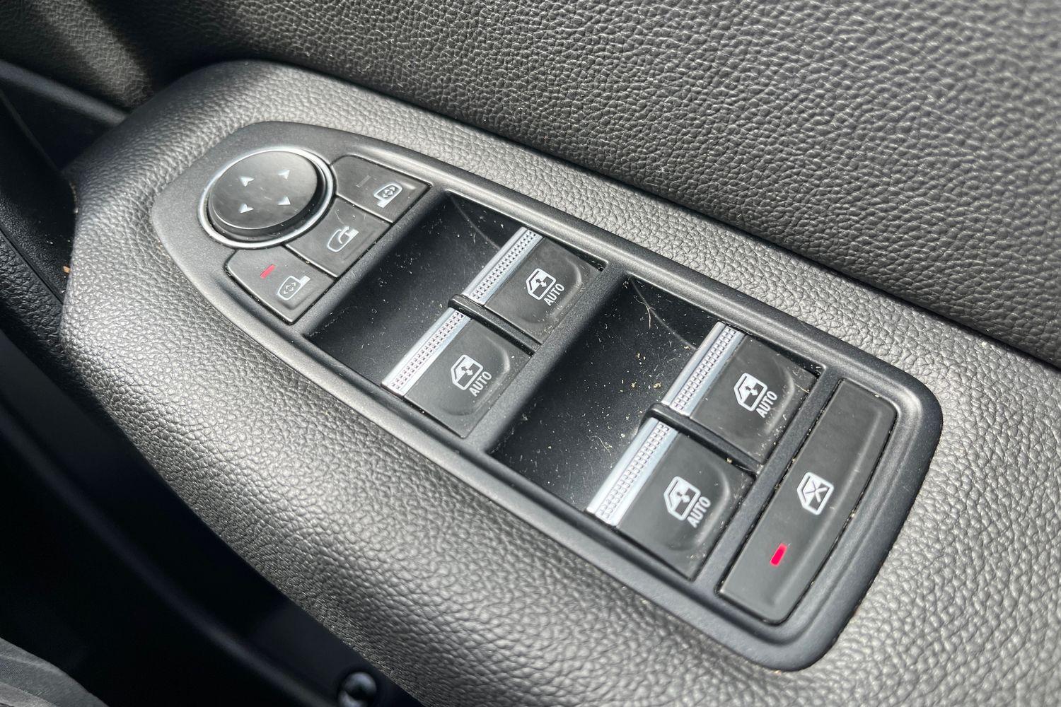 Renault CAPTUR Photo 15
