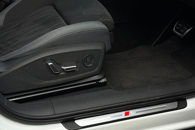 AUDI Q3 Photo 32