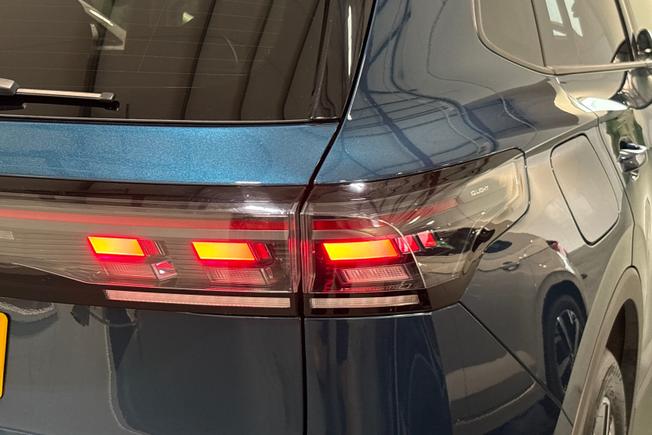 VOLKSWAGEN Tiguan Photo 18