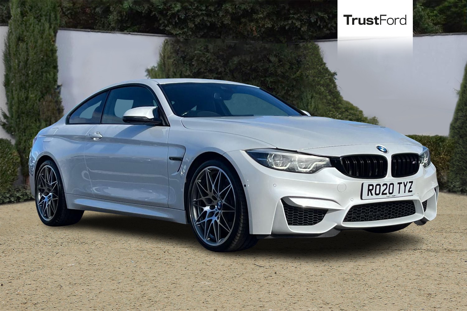 BMW M4 Photo 0