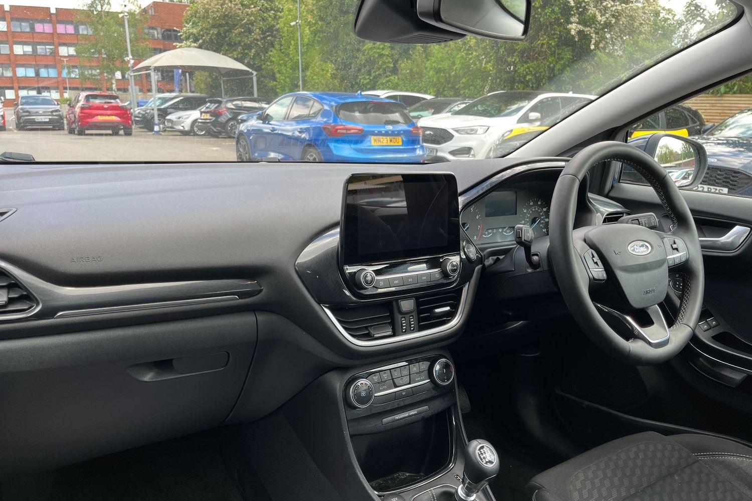 Ford PUMA Photo 17