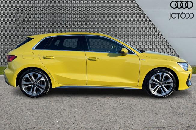 AUDI  A3 Sportback Photo 4