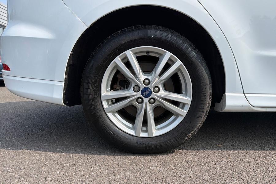 Ford S-MAX Photo autoimg-ea99aa1888d8069e6edb8c0901a8eac9df31dc72.jpg