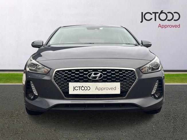 HYUNDAI i30 Photo 8
