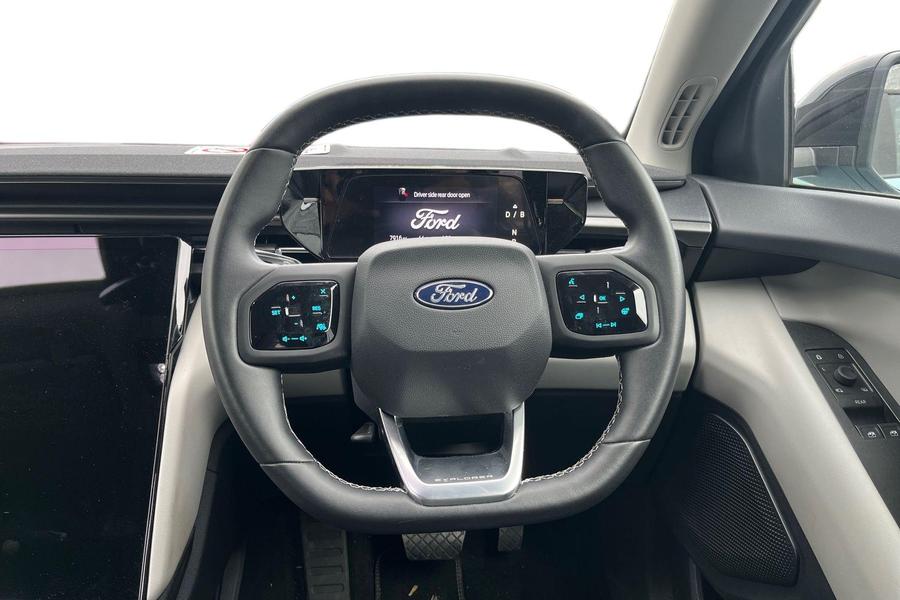 Ford Explorer Photo autoimg-eaa0e795fe3ef306f39b7211c2b9d1af6347f672.jpg