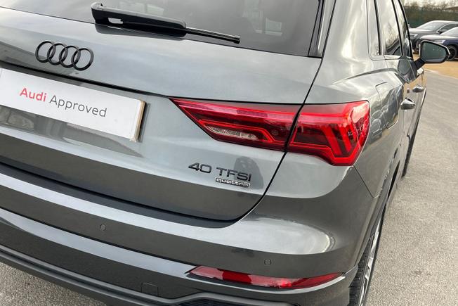 AUDI Q3 Photo 18