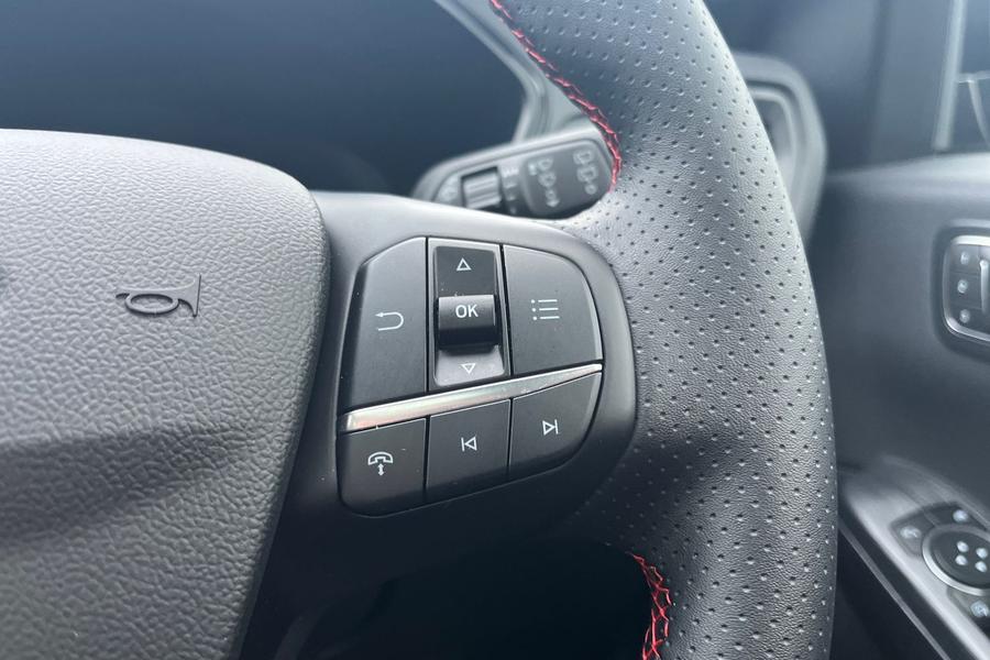 Ford KUGA Photo autoimg-eaa655d217edf81b1c186a1069ce112c1129952f.jpg