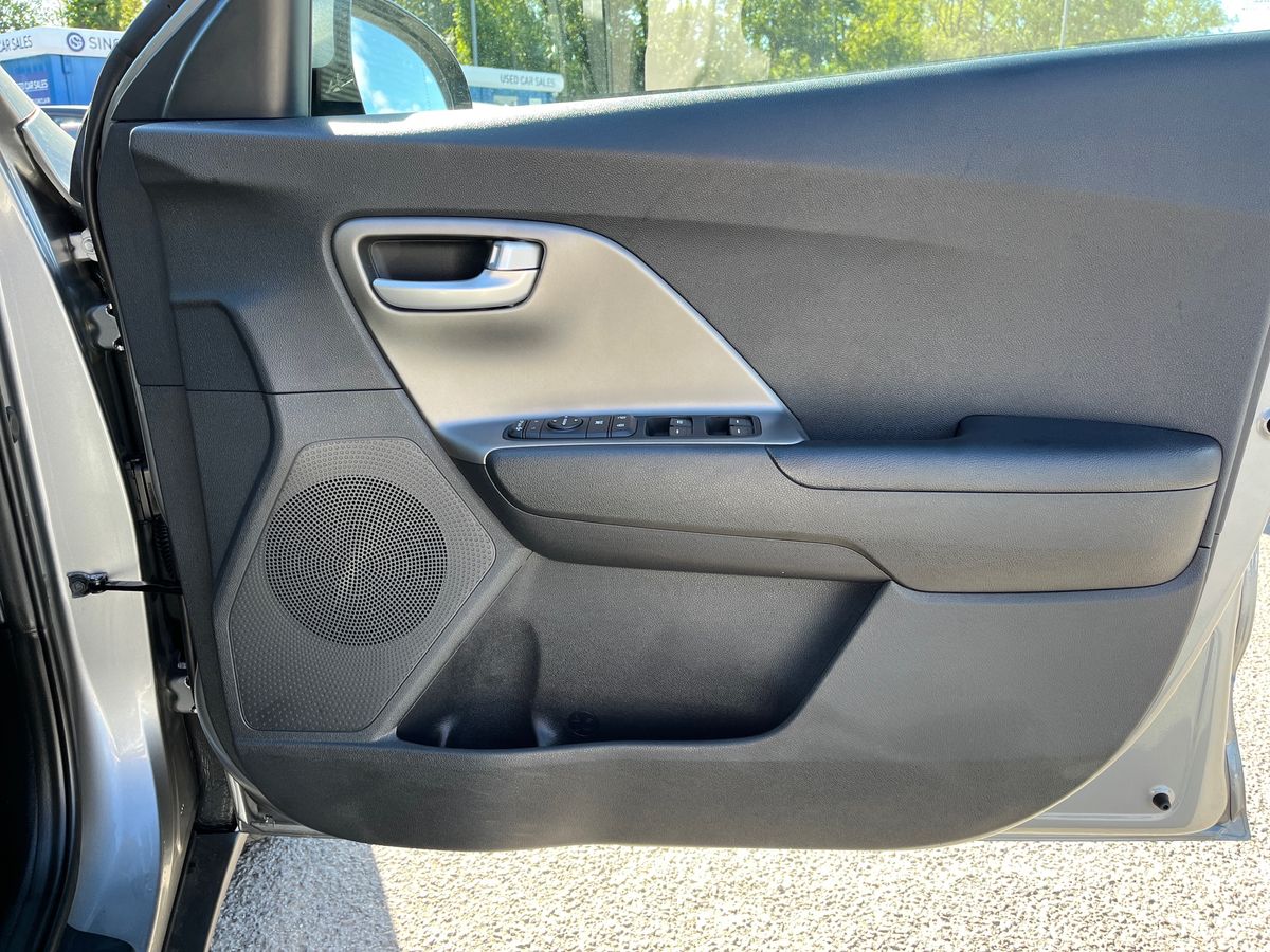Kia Niro Photo 23