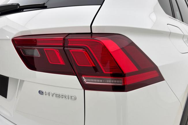 VOLKSWAGEN Tiguan Photo 18