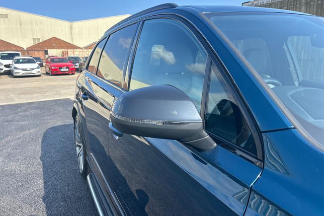 AUDI Q7 Photo 20
