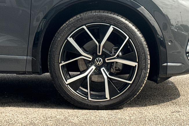 VOLKSWAGEN Tiguan Photo 5