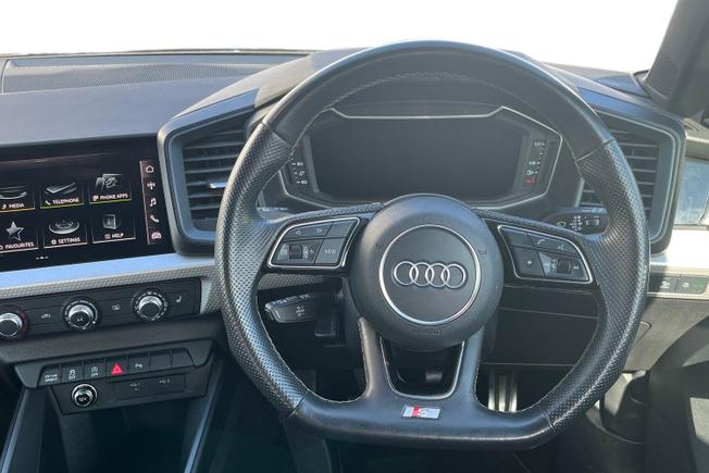 Audi A1 Photo 11