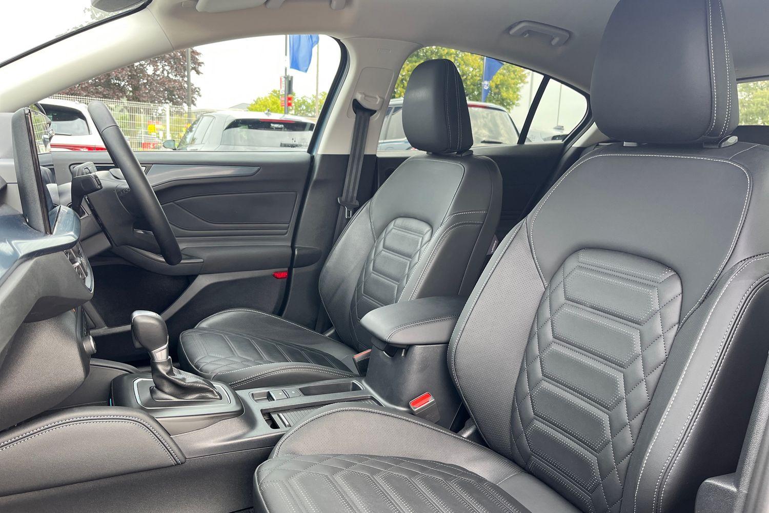 Ford Focus Photo 18