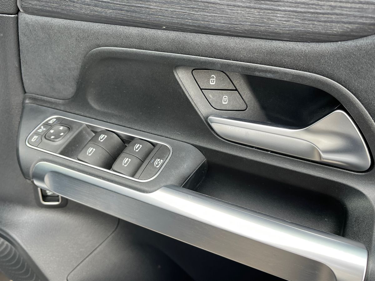 Mercedes-Benz EQB Photo 27