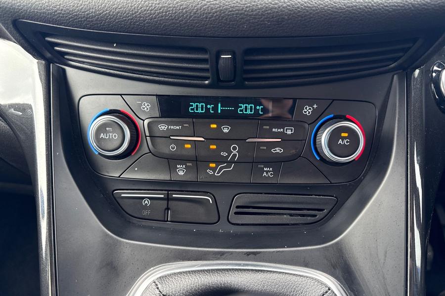 Ford KUGA Photo autoimg-eac46423a086f06d0a89cc04f33e5aab91738394.jpg