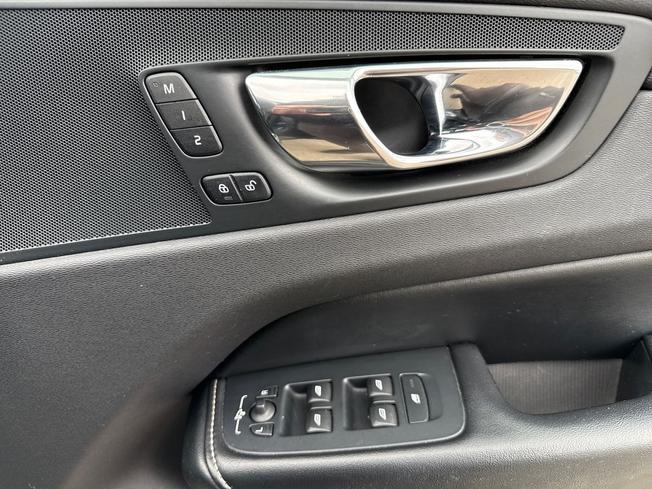 VOLVO XC60 Photo 29