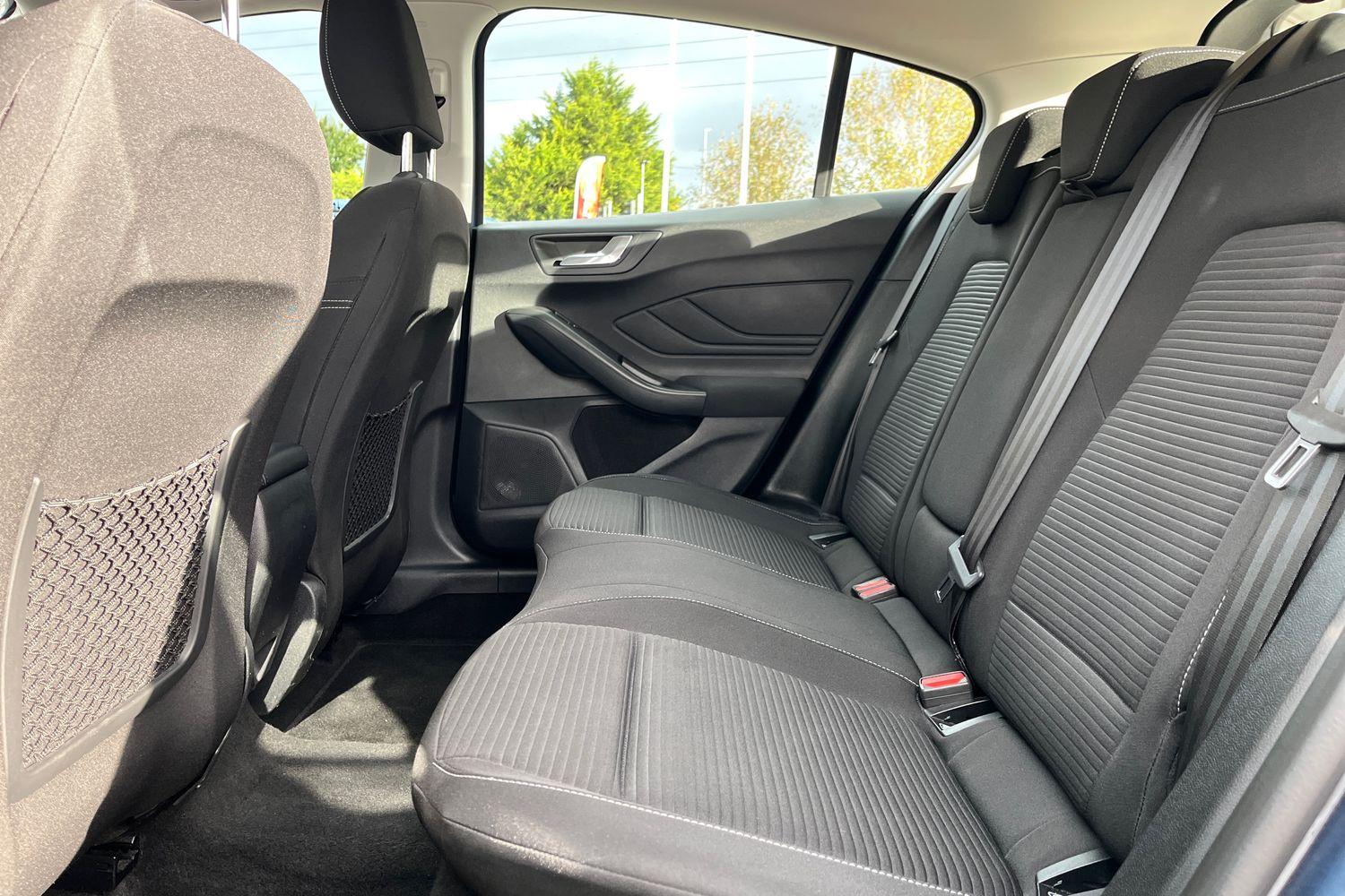 Ford FOCUS Photo 19