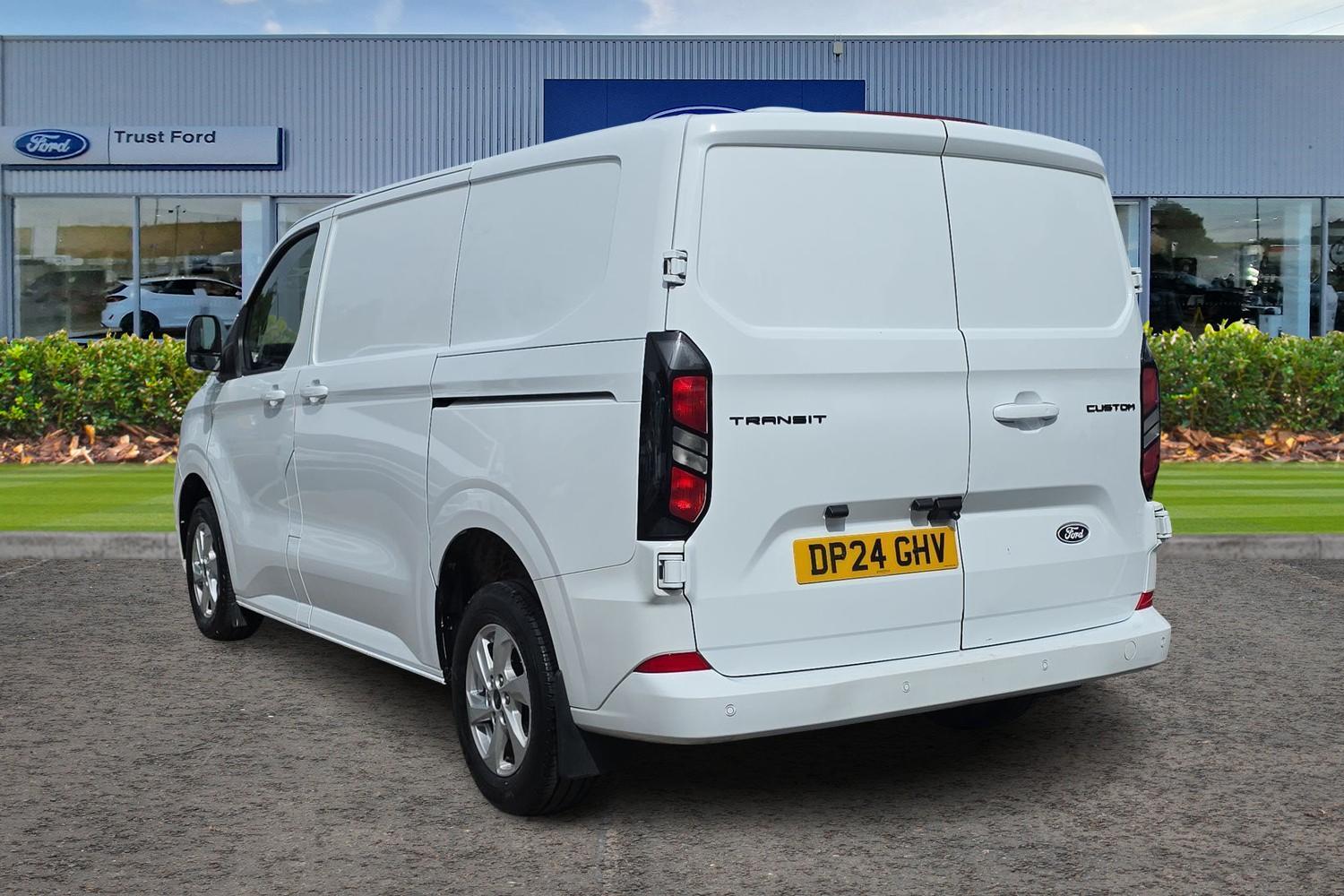 Ford TRANSIT CUSTOM Photo 1