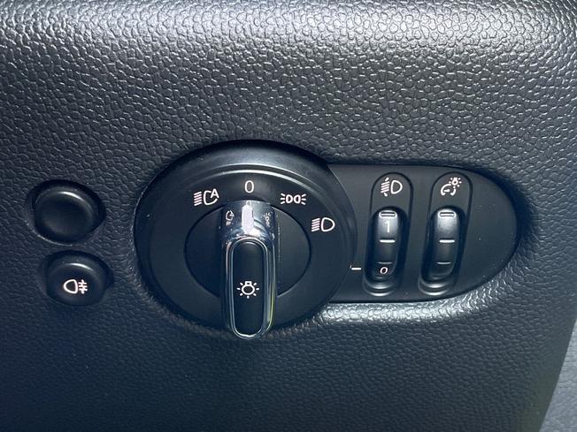 MINI Hatch Photo 37