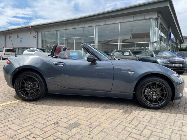 MAZDA MX-5 Photo 36