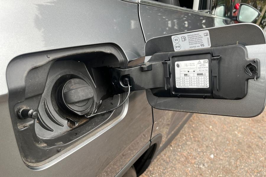 Skoda KAROQ Photo autoimg-eadca4f547fdaf15e5c06ee38c5371889e8bed30.jpg