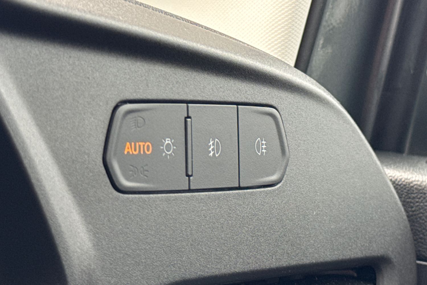 Ford TRANSIT CONNECT Photo 24