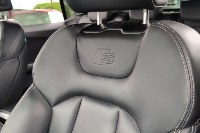 AUDI Q8 Photo 45