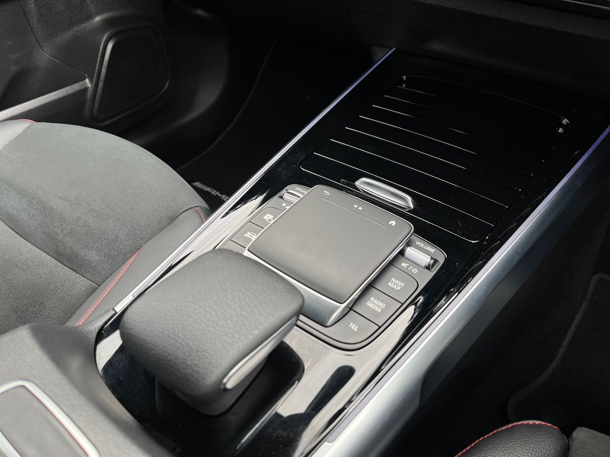 Mercedes-Benz EQB Photo 34
