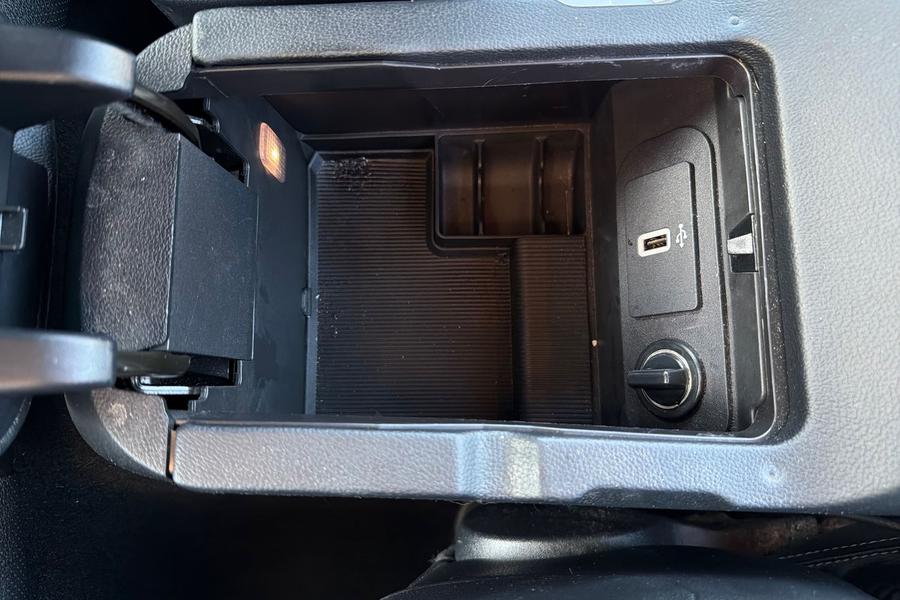 Ford MUSTANG Photo autoimg-eaefa5734c68e05366ba9bf6a3e555bb718bc75c.jpg